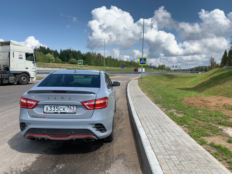 Illustration for article titled The 2019 Lada Vesta Sport Wants To Destroy The Russian Car Stereotypes